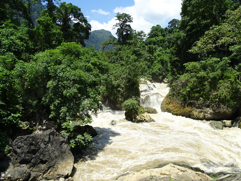 Dau Dang Waterfall