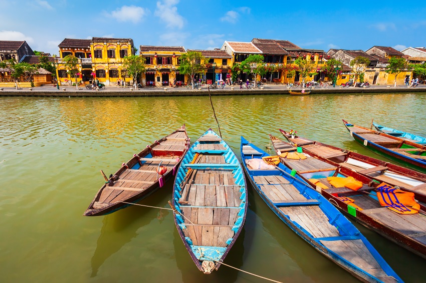 hoi an Fishing Boats At The Riverfron 291216535 SM