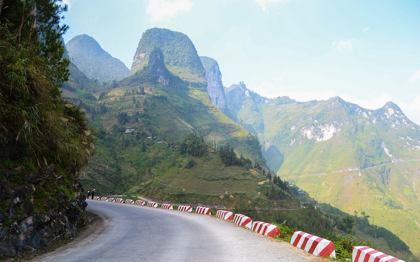 bigstock Ma Pi Leng Viewpoint Near Nho 275924629 SM