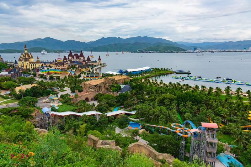 Jour 11 : Journée libre pour profiter de la plage à Nha Trang et du parc aquatique Vinpearl Land