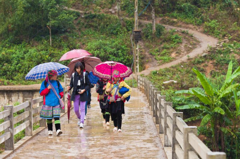 Jour 4 : Randonnée et immersion culturelle dans le village Muong de Eo Ken