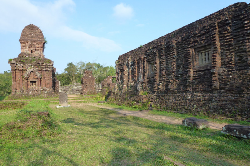Jour 8 : Visite des ruines des temples Cham de My Son puis transfert à Da Nang pour votre vol retour