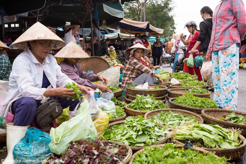 Jour 1 : Arrivée à Hanoi, visite de la ville en cyclo-pousse et premières dégustations