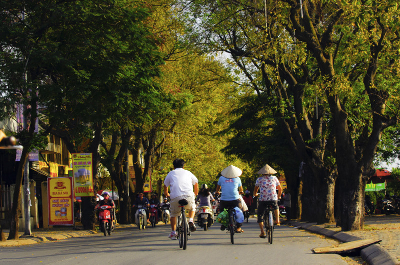 Jour 1 : Accueil à Hanoi, massage et balade en cyclo-pousse à la découverte du Vieux Quartier