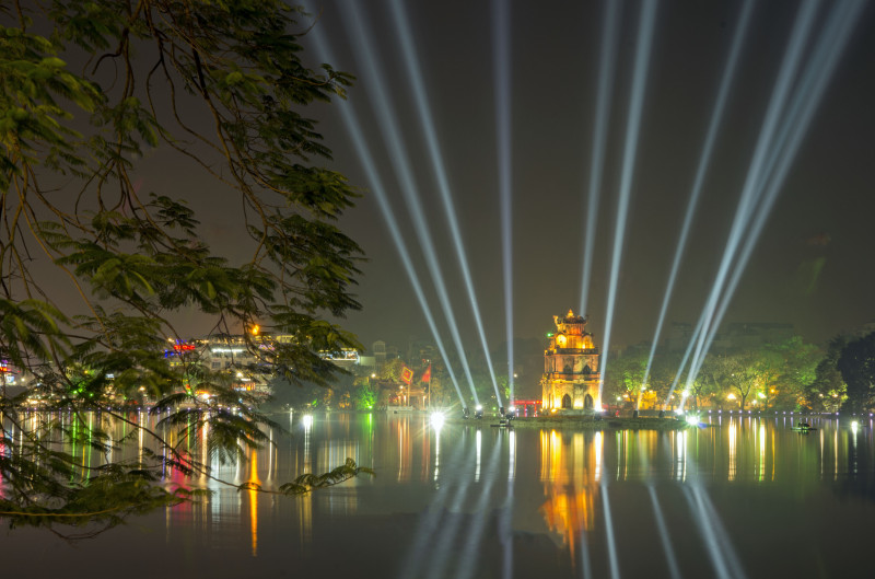 Jour 9 : Excursion sur le lac Thac Ba et retour à Hanoi pour prendre votre vol de retour